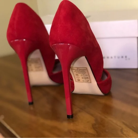 Heels - Picture 3 of 3